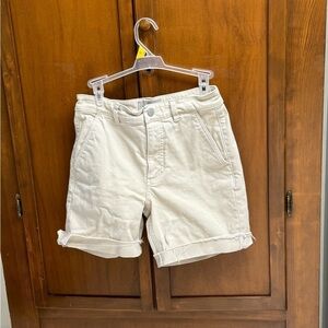 EVERLANE cut off denim shorts size 4  6 in inseam back pleat #springbreak